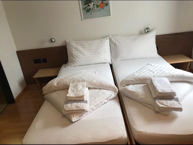 Hotel & Restaurant Stadthof Glarus Kültér fotó