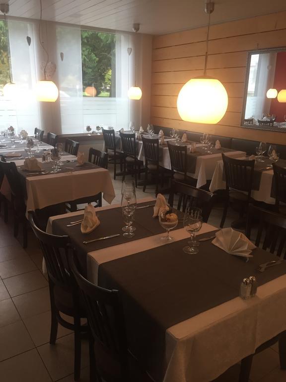 Hotel & Restaurant Stadthof Glarus Kültér fotó